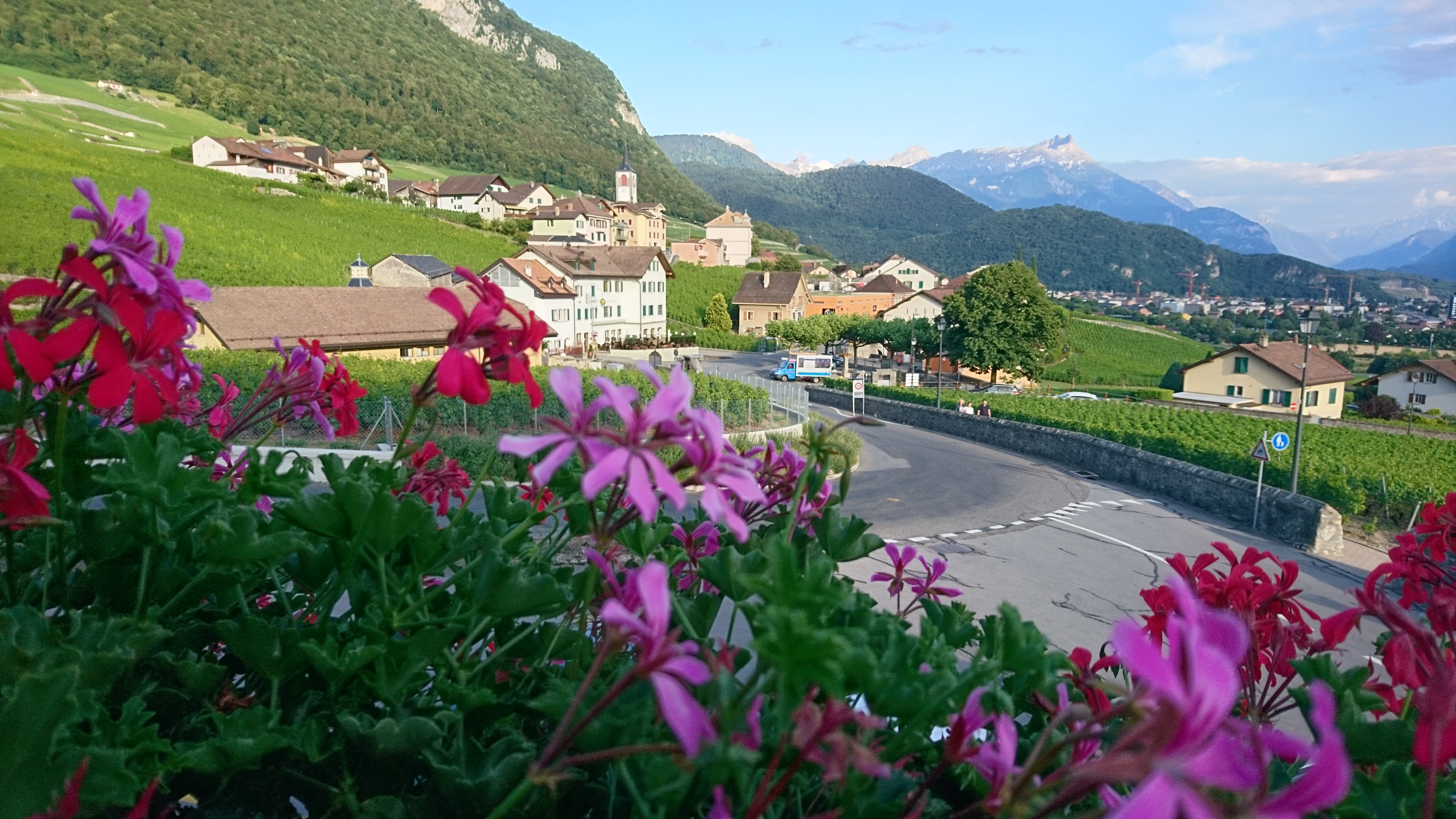 Incendie dimanche soir à Yvorne: quatre personnes hospitalisées